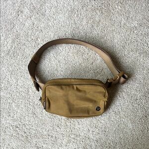 Lululemon Everywhere Belt Bag